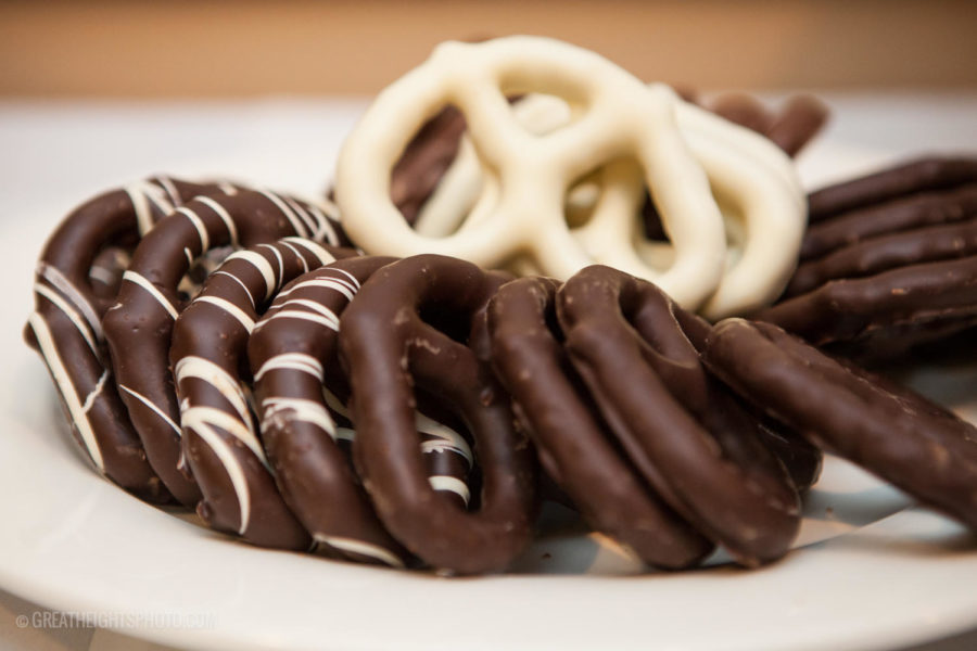 Chocolate+covered+pretzels%2C+the+holy+marriage+between+the+houses+salty%2C+and+sweet%21+But+who+is+the+better+half%3F+