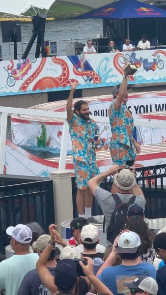 Fins Up