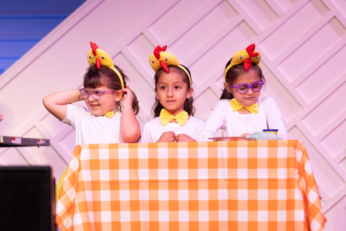 Kindergarten scholars worked with the music and dance departments to learn songs that celebrate the fall season. They took the stage with costumes, singing, and dancing for their families to enjoy. 
